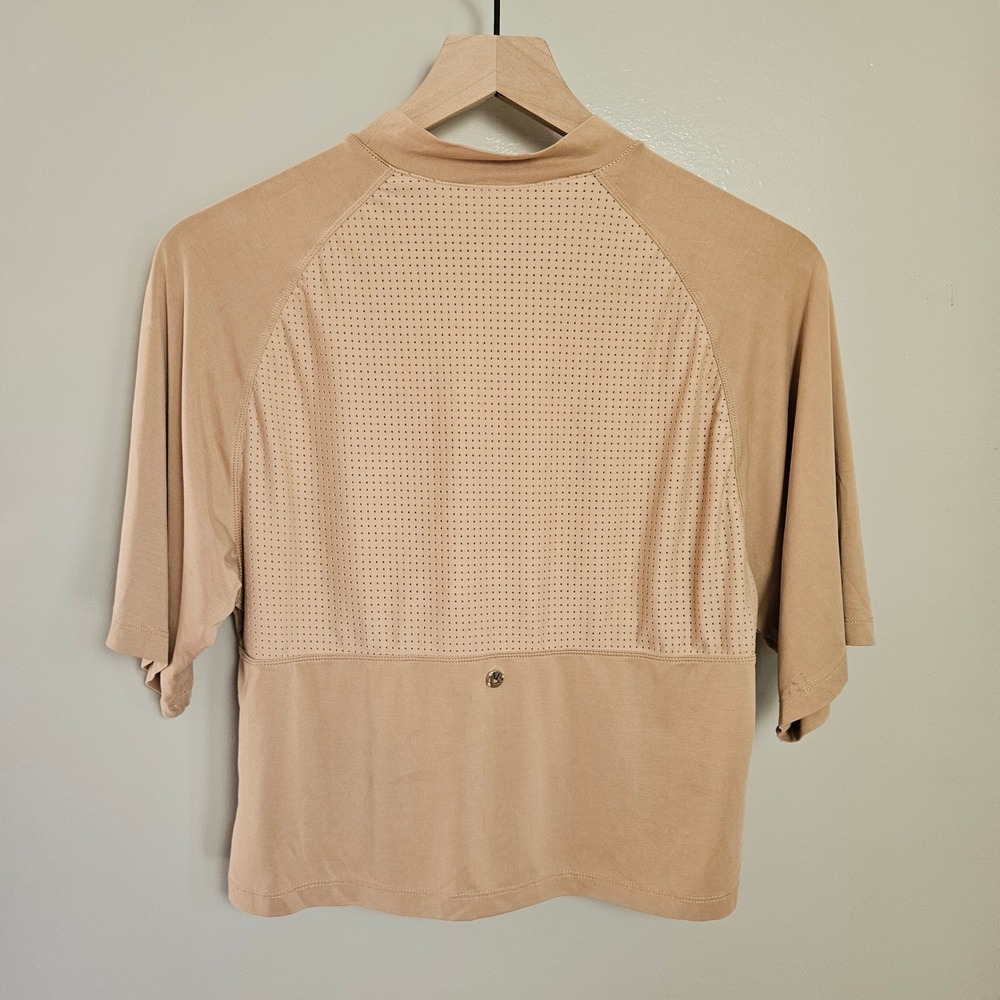 BuffBunny Triton Loose Fit Tee Short Sleeve Sz XS Tan Beige Vent Back Mock Neck